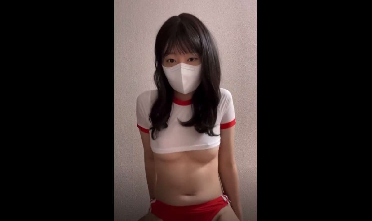 짐볼에 딜도부착 자위하는 걸