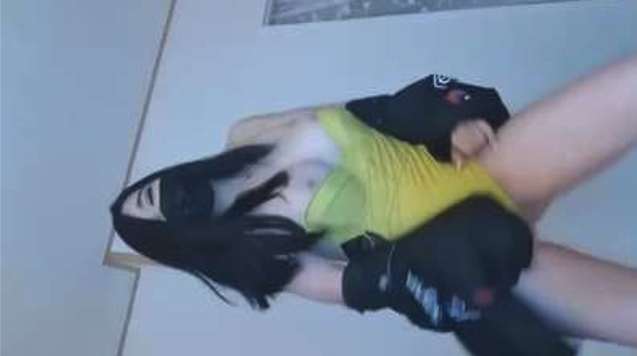 젖탱이 나오는줄 모르고 열심!!