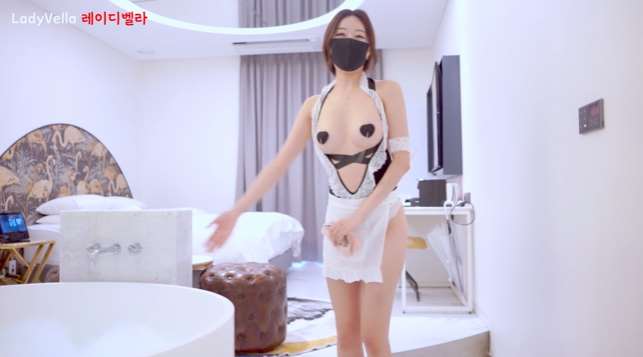 강아지처럼 쪼르르~ 주인님 방기는 레이드벨라