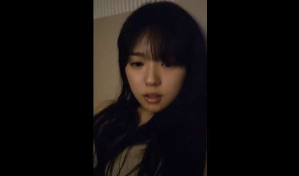 눕방하면서 젖가슴 쥐어짜는 예리미