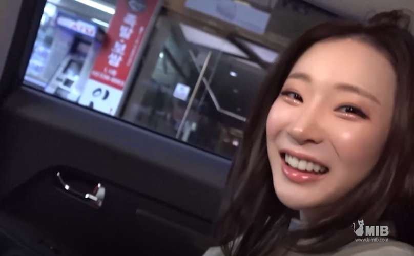 실내 야외 할거없이 밑구녕 주고다니는년