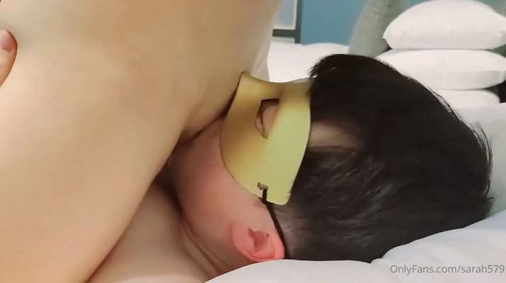 꿀보지 사라 초대남섹스
