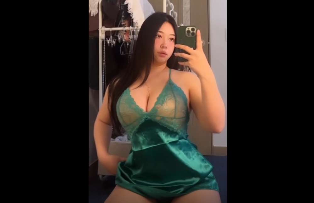 육덕이면서 매력있는 왕가슴녀