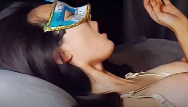 딴놈 정액 먹겠다고 입벌리는 와이프